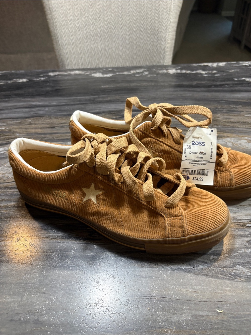 Women’s Corduroy Star Lace-Up Sneakers in Tan
